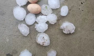 Morador registra pedras de granizo do tamanho de um ovo de galinha; 'Eu nunca tinha visto deste tamanho antes': Veja fotos 