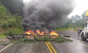 Governo do Paraná diz que acionará a Justiça por desbloqueio de rodovias estaduais