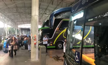 Rodoferroviária de Curitiba têm dezenas de viagens canceladas por bloqueios em rodovias