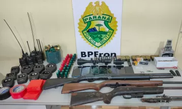 Três pessoas são presas em operação do BPFron contra tráfico de drogas e armas, em Guaíra