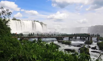 Moradores de Foz do Iguaçu e de cidades lindeiras podem visitar de graça as Cataratas do Iguaçu nesta sexta (11)