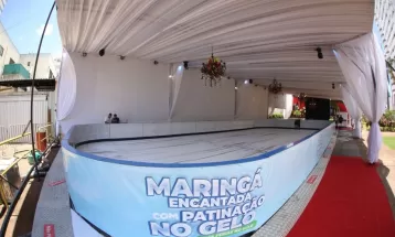 Pista de patinação de gelo começa a funcionar neste sábado (26) em Maringá; confira valor e horário