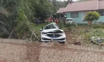 Batida de trânsito mata duas pessoas e fere criança, em Pato Branco 