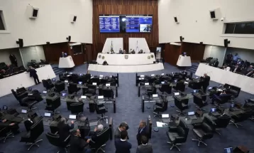 Deputados aprovam aumento de ICMS no Paraná