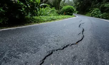 Trinca de cerca de 50 metros na Graciosa faz DER manter interdição da estrada; veja trechos com acesso liberado