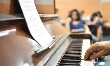 Toledo oferta cursos gratuitos de instrumentos, teatro e desenho; veja como participar 