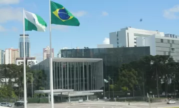 Deputados estaduais do Paraná tomam posse e elegem Traiano presidente da Alep