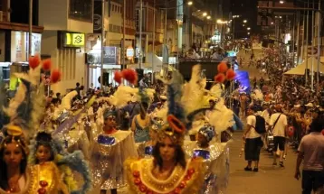 Concursos de rainha do Carnaval de Ponta Grossa, escolas de samba e fantasias pagam mais de R$ 40 mil em prêmios; veja como se candidatar