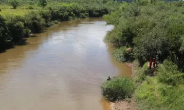 Bombeiros localizam corpo de homem que estava desaparecido no Rio Tibagi, em Ponta Grossa