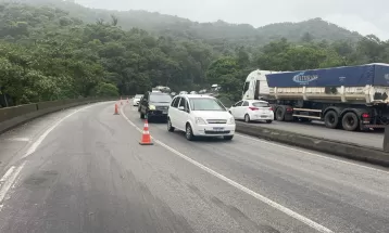 Operação Carnaval: PRF estende proibição de veículos pesados para BR-376, entre Paraná e Santa Catarina