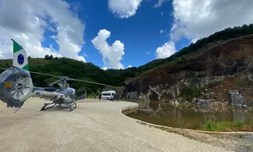 Prefeitura de Campo Magro interdita Lagoa Azul após corda de pêndulo arrebentar e jovem cair de altura de cerca de 20 metros