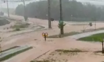 Temporal causa alagamentos em Ponta Grossa pelo segundo dia seguido; pelo menos um lago transbordou