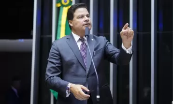 Sandro Alex deixa secretaria e volta ao posto de deputado federal durante negociações em Brasília sobre novo pedágio do Paraná