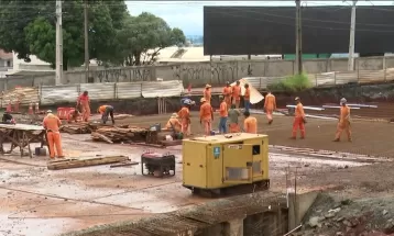 Empresa pode ser multada por demora na construção de trincheira, diz secretário; MP investiga atraso