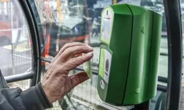 Mais seis linhas de ônibus passam a aceitar pagamento exclusivo por cartão em Curitiba; veja quais