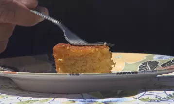 Aprenda a preparar um bolo de milho macio e fácil