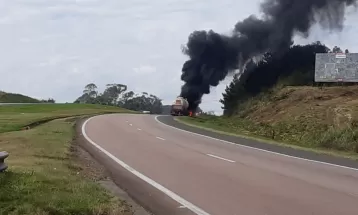 BR-277 é totalmente liberada após passar a tarde interditada por conta de incêndio em caminhão em Balsa Nova