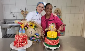 Cozinhando no Meio-Dia: chef ensina receita de bolo de pipoca caramelada