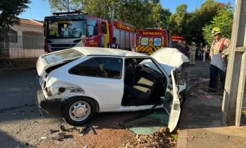 Grave acidente em cruzamento deixa quatro pessoas feridas em Maringá