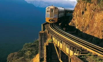 Passeio de trem para Morretes é retomado neste domingo (16) após dois dias suspenso