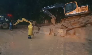 Deslizamento de terra provoca bloqueio da Estrada da Graciosa; DER vai avaliar possível liberação nesta quarta (19)