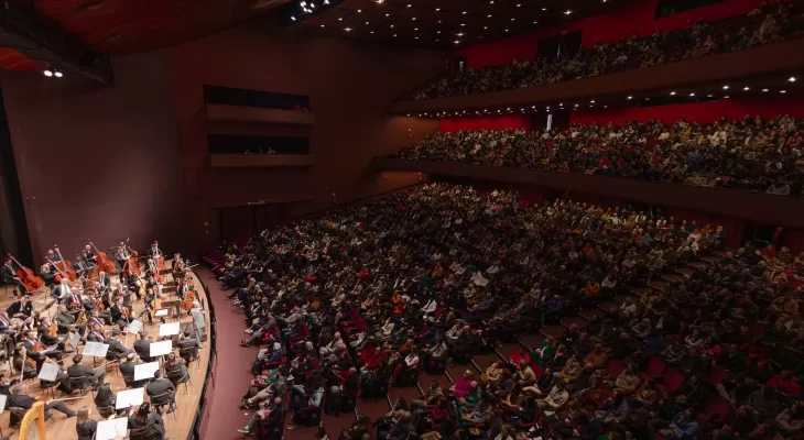 Orquestra Sinfônica do Paraná recebe maestro venezuelano Christian Vásquez