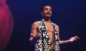 Em Curitiba, espetáculo estrelado por Samuel de Assis convida público a refletir sobre racismo