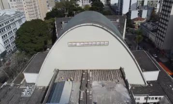 Com investimento de R$ 1,2 milhão, começa revitalização da cobertura do Teatro Guaíra