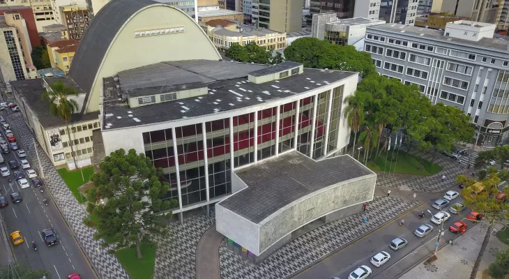 Com quatro auditórios, Teatro Guaíra abre agenda até abril de 2025