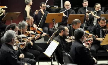 Orquestra da UEL apresenta Mozart, Bennett e Mendelssohn com maestro britânico