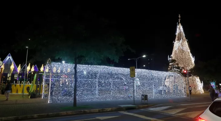 Cascavel ganha túnel de luz e mostra em celebração aos seus 73 anos