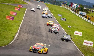 Gabriel Casagrande deixa Goiânia como líder da Stock Car