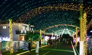 Rua da Família Moletta traz esplendor de milhares de luzes ao Natal de Curitiba