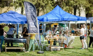 Feirinha no Bosque realiza edição especial de Natal neste sábado