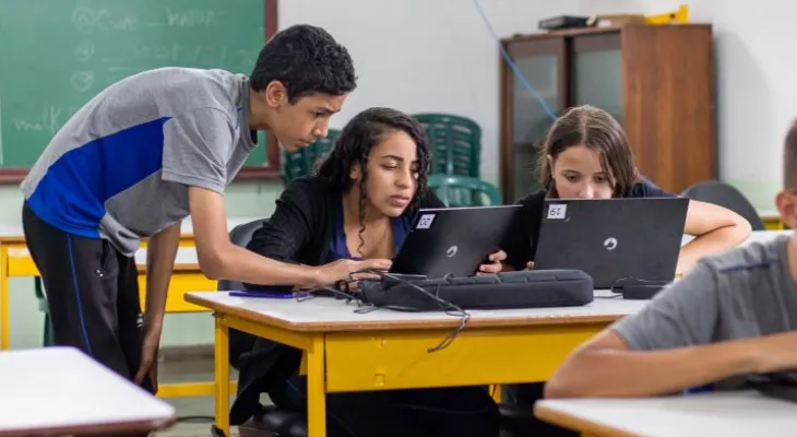 Empresa oferta vagas de professor antes mesmo da homologação do programa