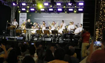 Apresentação e passagem de caravana realçam o Natal Encantado em Toledo