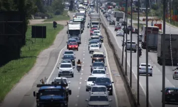 Tá difícil descer pra BC: BR-101 enfrenta longos congestionamentos e risco de colapso no trânsito