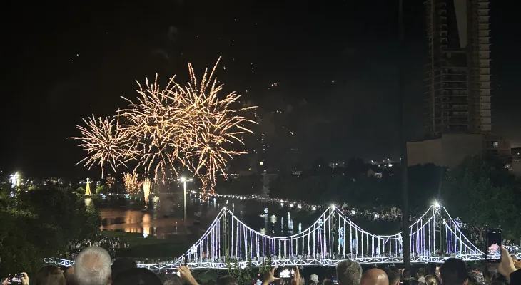 Guarapuava se despede de 2024 com queima de fogos no Parque do Lago