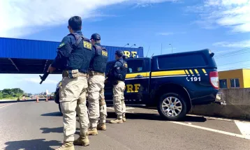 PRF apreende 53 kg de pasta-base de cocaína na PR-323, em Maringá