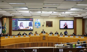 Cinco grandes cidades do Paraná têm aumento de salário de vereadores na nova legislatura