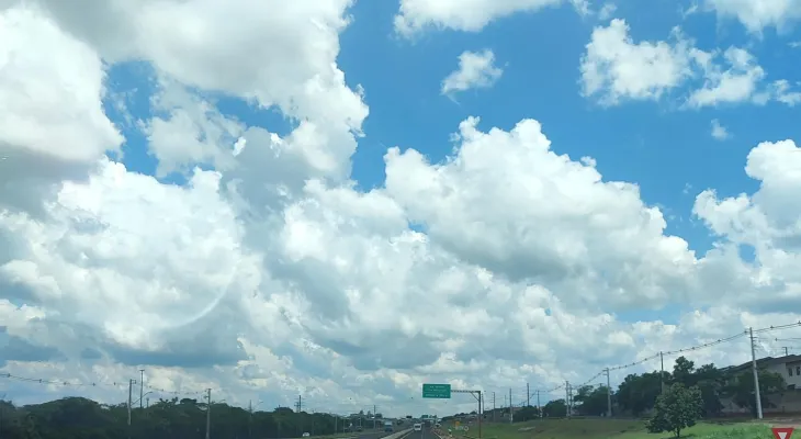 Domingo de sol e temperaturas elevadas em Cascavel