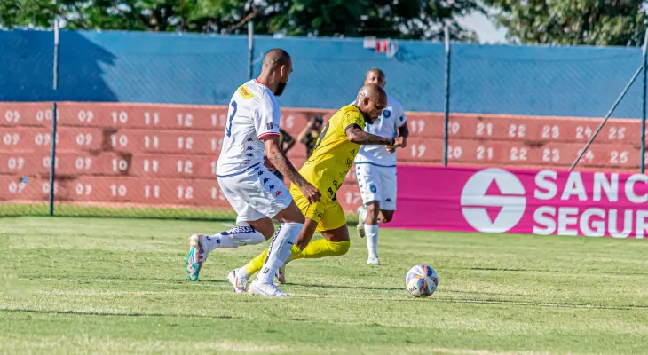 Mais uma estreia de Paranaense com derrota para o Cascavel