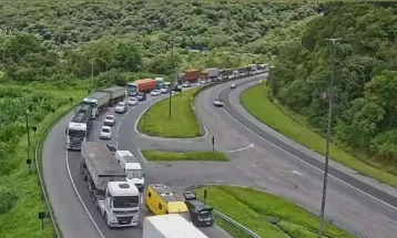 Congestionamentos e Obras na BR-277 Impactam Férias no Litoral Paranaense