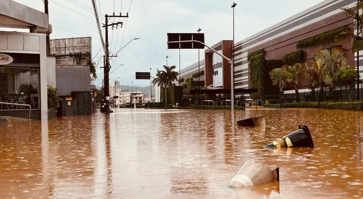 Balneário Camboriú decreta emergência devido a alagamento