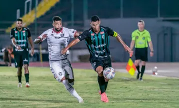 Líderes em campo pelo Campeonato Paranaense neste sábado