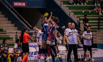 Camila e Júlia estão na Seleção Brasileira de futsal