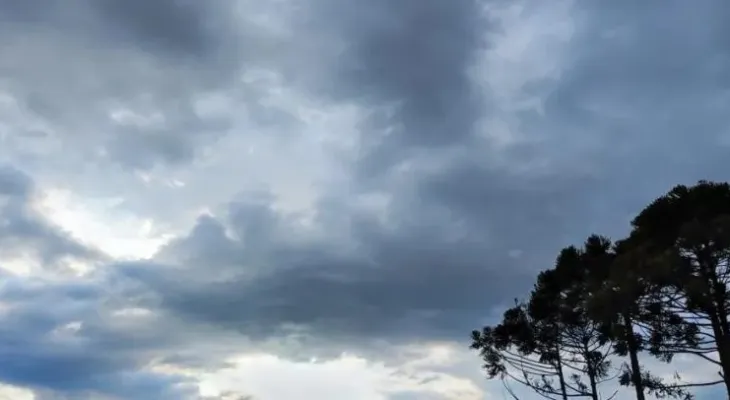 Calor e pancadas de chuva devem marcar a sexta-feira em Cascavel