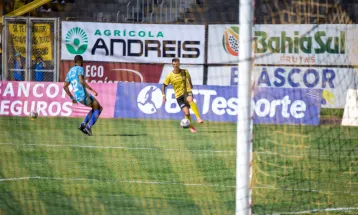 Cascavel irá reencontrar o ex-técnico Tcheco no jogo desta quarta pelo Paranaense