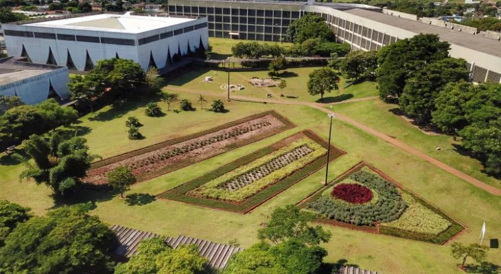 Unioeste divulga lista dos aprovados no Vestibular e Enem