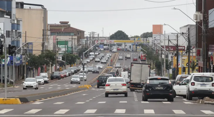 Obras de reurbanização na Avenida Carlos Gomes seguem com reforço asfáltico